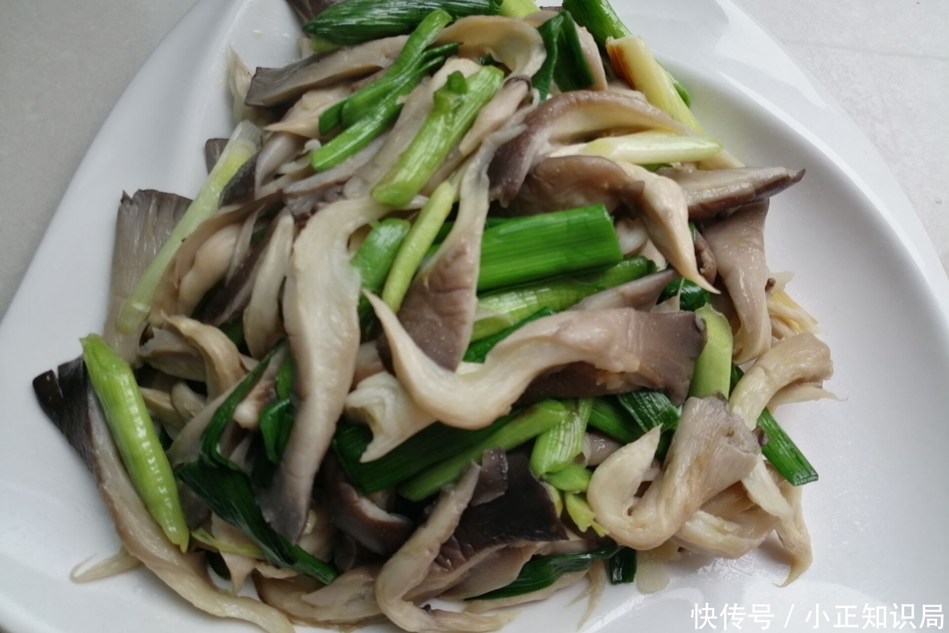 建议中老年人吃的5种高钾菜(夏季养生，建议中老年人，多吃这两样高钾菜，营养丰富，清爽解腻)