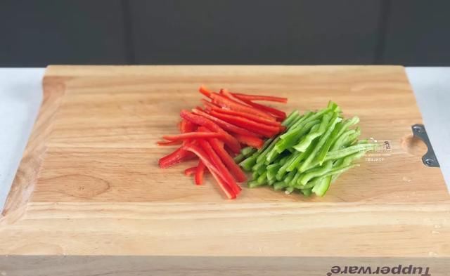  植物油|几个土豆，一碗面粉，成本不到5元，轻松搞定比肉夹馍还好吃