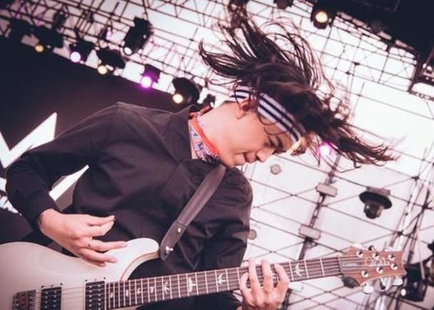 警方|音乐人石其峰酒后爆冲突被打死，警方刑拘2人