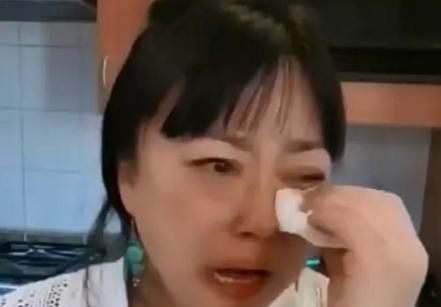  骗人|50岁李菁菁被曝与21岁老公诈骗千万，落泪回应：没骗人暂不退钱