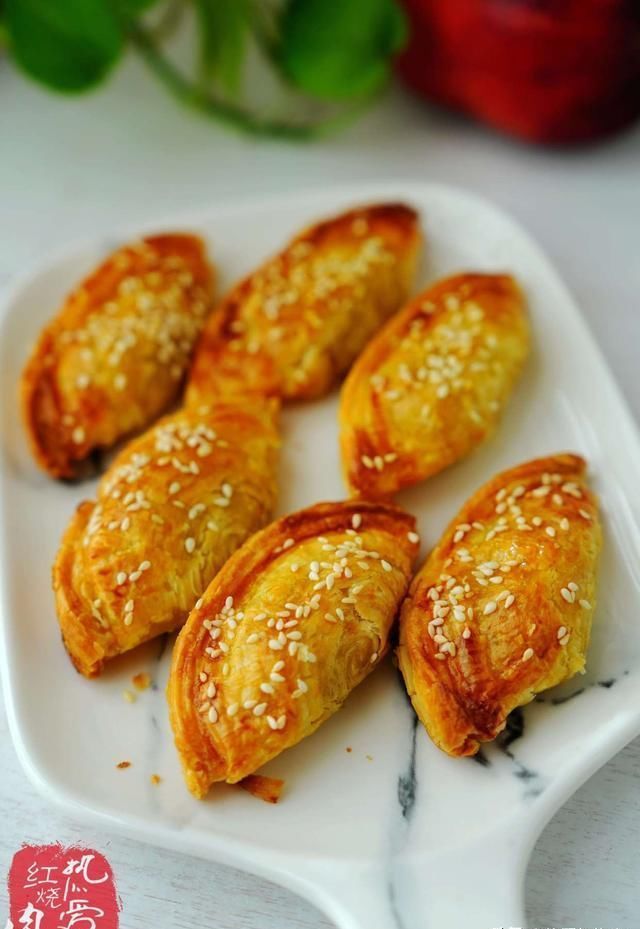  用料|不用黄油不用开酥，用它做的点心外酥里嫩层次多，用料简单零难度