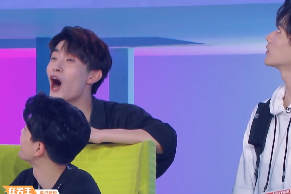  出场|《快乐大本营》选主持变“相亲会”，金子涵刚出场，男生就抢着表白哦