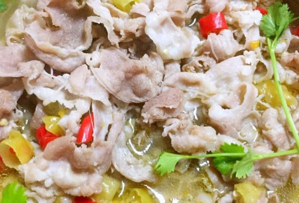  酸菜牛肉|家人都爱吃的营养菜，汤鲜味美，开胃健脾，营养价值也很全面