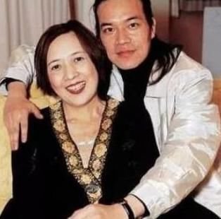  佛门|他曾是著名主持人，被富婆“包养”10年，因痛失所爱进入佛门