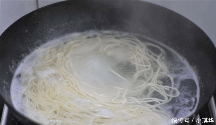 用面粉制作|外国人提问: 为什么中餐文化里没有面包? 原因让外国人尴尬