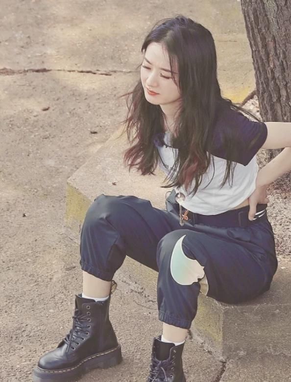  到底|赵丽颖在《中餐厅》到底有没有偷懒？路透图早就证明一切，网友都沉默了