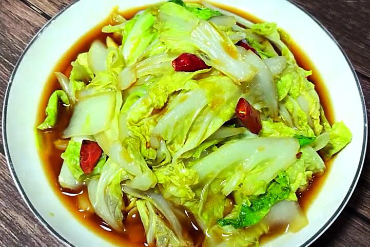 脆爽|66岁大厨说做醋溜白菜只放醋是不对的,牢记一步,酸辣又脆爽