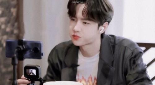  王一博|王一博battle时太激动，表情夸张吓到网友，粉丝都看不下去了