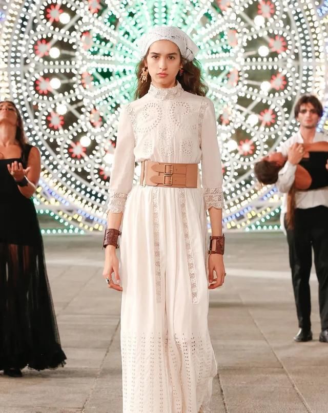  Dior|Dior 在意大利举办了一场没有观众的线下早春发布秀
