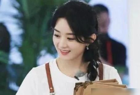  现身|赵丽颖被批没素质，吃饭翻菜曝光，被批后首现身，情绪低落状态差