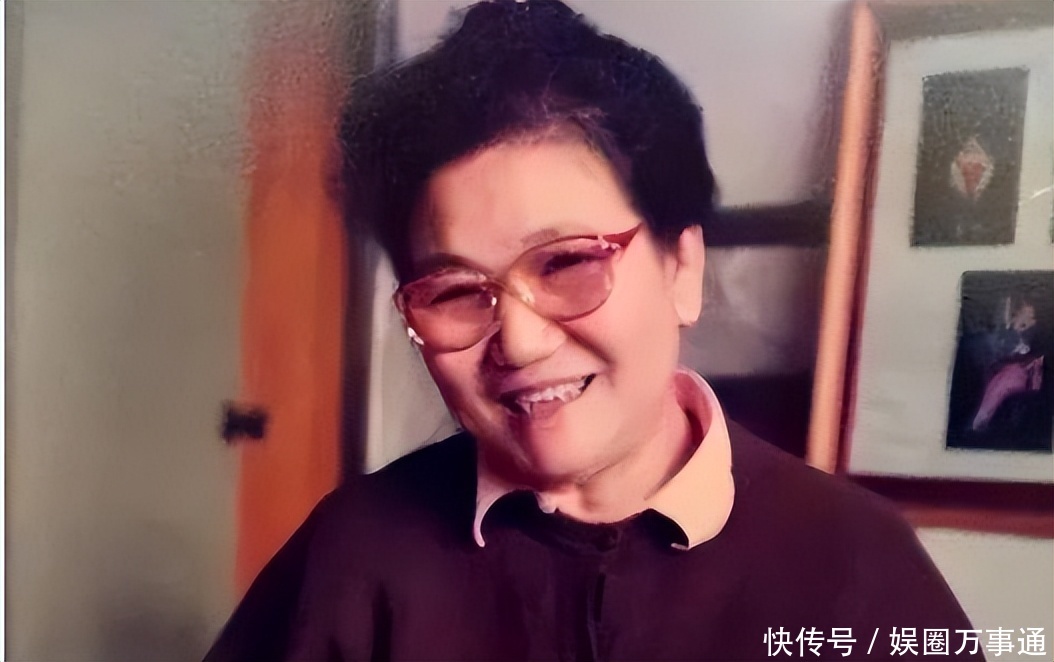 春晚一句台词识破潜伏间谍，去世23年的赵丽蓉，仍被官媒发文缅怀