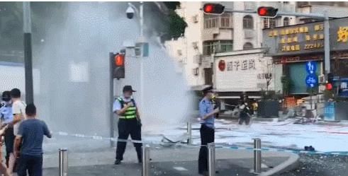  起火|突发！今晨罗湖一门店爆炸起火，官方通报来了