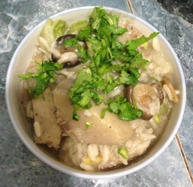 入一点|芋头鸡腿肉盖面,面条这么吃好吃下饭,吃面条来瓣蒜真香