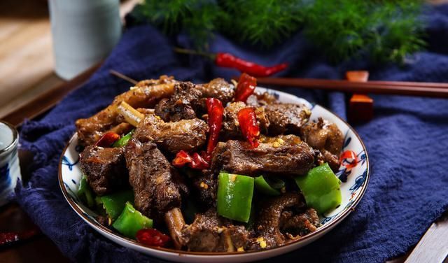 家常|为了在夜市有一席之地,我学会的第154道家常菜——家常鹅肉