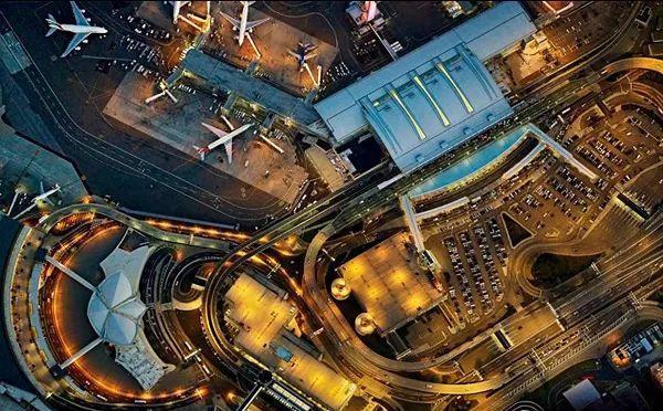  摄影|JEFFREY MILSTEIN 摄影作品飞行