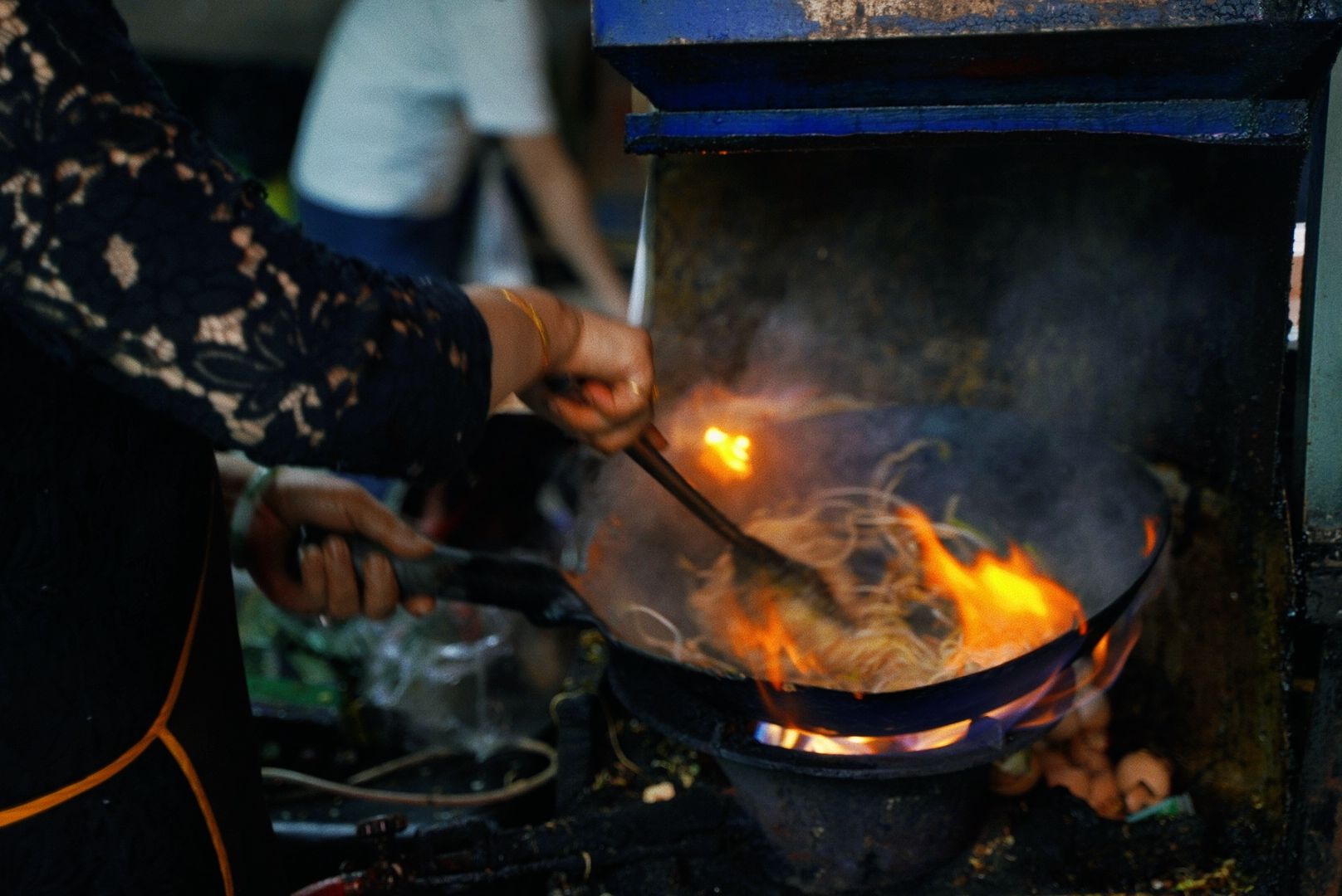 商场里|美食打卡攻略!每一个美食聚集地,都种满了成都人