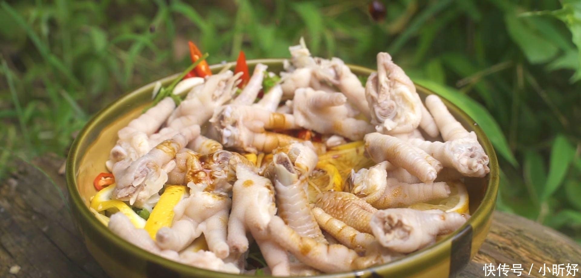 绝佳|风味独特的柠檬鸡爪怎么做?亲朋好友聚会绝佳下酒菜,酸辣爽口!