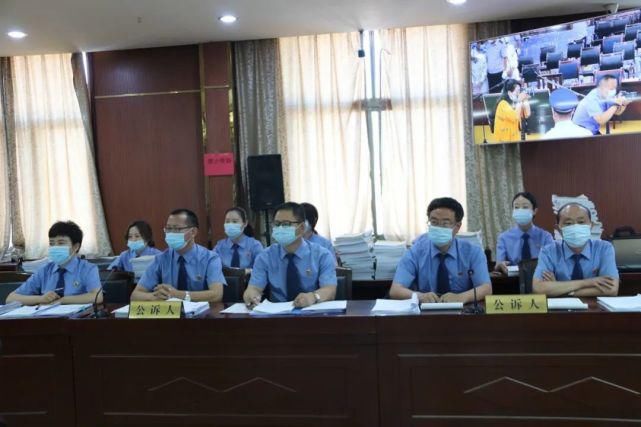 涉嫌|涉嫌8项罪名44起犯罪事实 沈某扣等34人涉黑案在区法院开庭审理