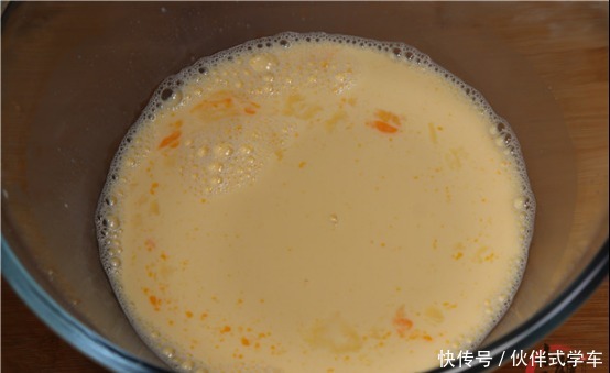 甜品店|家里有牛奶鸡蛋,试一试这样,简单一做,比餐厅甜品店的还好吃