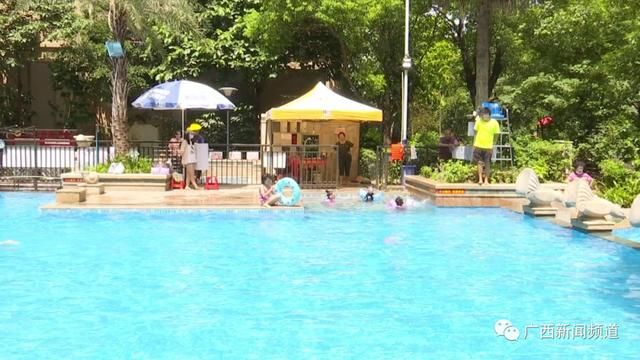  游泳|广西一位爸爸带7岁儿子去游泳，转身充个电，孩子不幸溺亡