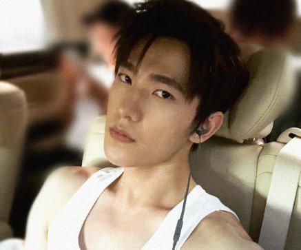  永远|杨洋节目中胸肌上热搜：自律的人永远不会让人失望