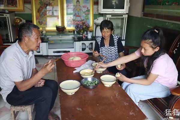 陶静文|郸城12岁女孩每天都去超市捡烂菜叶吃，背后原因令人心酸