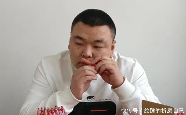 火腿肠|拼多多两毛一根火腿肠，与超市火腿肠对比后，网友拼多多良心了！