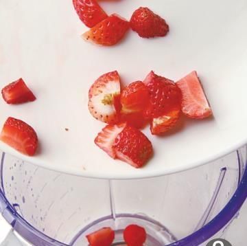  只用|只用水果就可以做出漂亮的彩虹果汁，简单又高颜值，两分钟学会