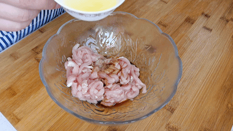 一学|鱼香肉丝的家常做法,厨房小白一学就会!