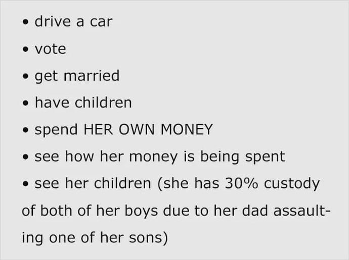  小甜甜|小甜甜布兰妮诡异照片再被疯传，网友：如果被控制了你就眨眨眼！