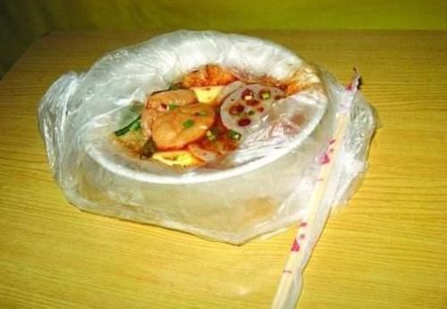  自带餐具|带着塑料袋的早餐卫生吗？和滚烫的食物接触后会不会有毒？