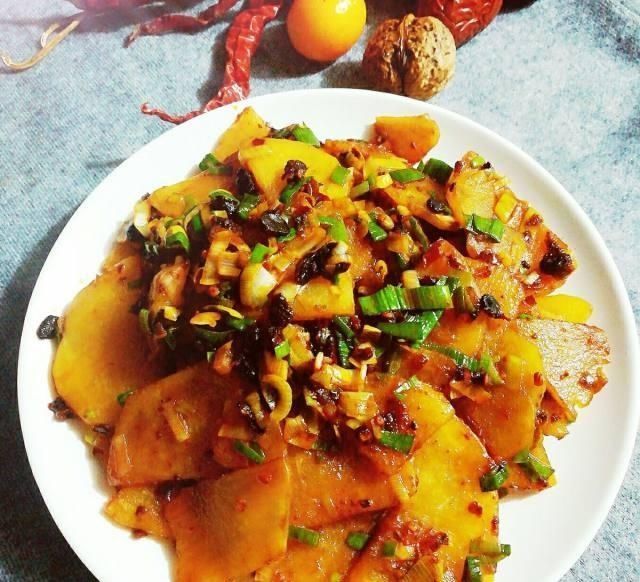  老干妈豆豉|豉香土豆片，辛辣的食物，一次两碗米饭