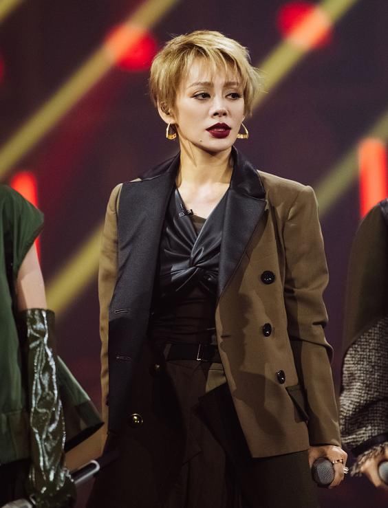  排名|《乘风破浪的姐姐》总决赛排名再次变动，宁静被踢出前3，而她逆袭成第1