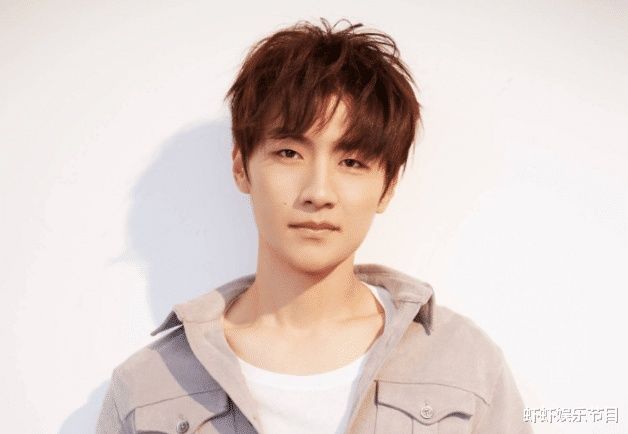  满满的|元气满满的少年冯建宇，舞台上自带光芒的歌手，节目中的暖心嘉宾