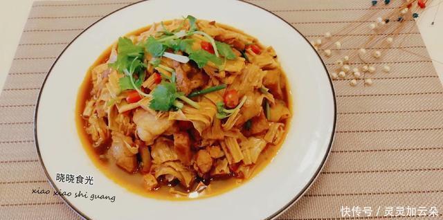 特别|这道家常菜咸鲜味浓，营养丰富，做一大盘都不够吃，特别适合下饭