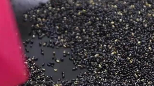  试试|黑芝麻健脑补脑、营养滋补，来试试黑芝麻的营养做法吧