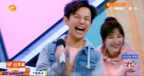 何炅|关晓彤做客《快乐大本营》,罕见秀恩爱cue鹿晗,黄景瑜何炅的反应超真实