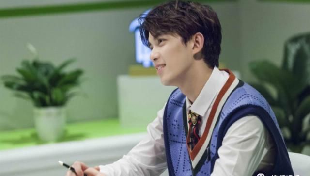  买房|娱乐日报|阿娇酒店发生意外；王思聪疑又带美女买房；吴磊里程遭私生饭盗用？