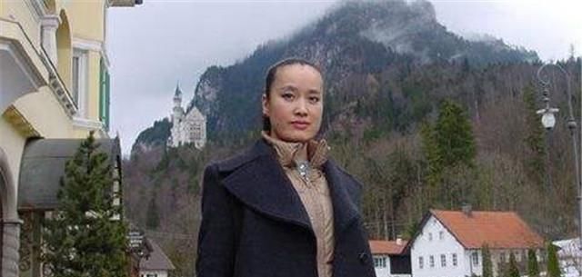 建筑工地|83年上央视春晚,她唱红了歌坛,三年前因病在德国去世