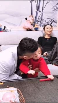  GIF|搞笑GIF：别动啊！这马上就好，就可以出去玩了！