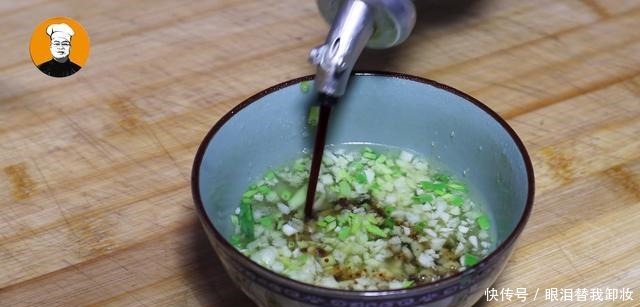  水蒸|客家传统隔水蒸鸡，鸡肉嫩滑口感好，比白切鸡还好吃