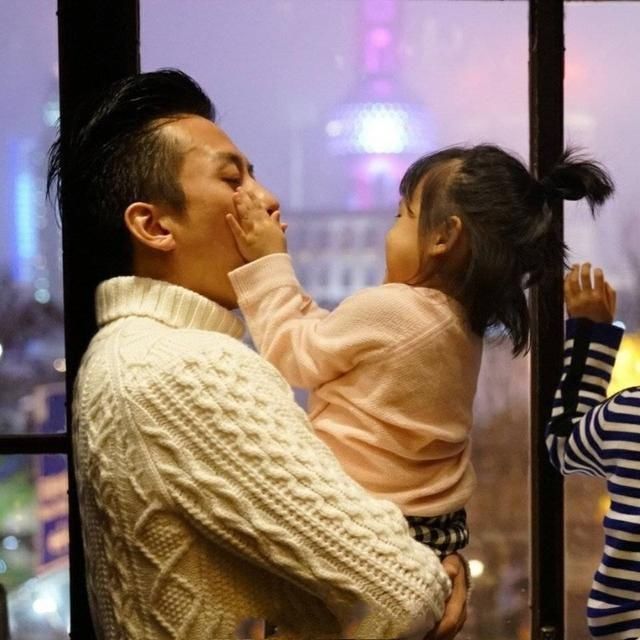  养育误区|明星纷纷化身“女儿奴”，不爱儿子反爱女儿，网友：看不懂