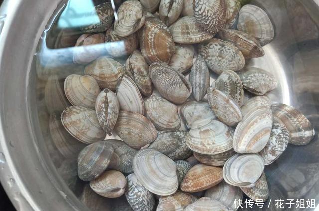  花甲|爆炒花甲是冷水下锅还是开水下锅，很多人都做错了难怪不好吃