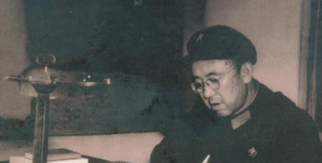 师部|这一战，全师背腹受敌，敌人打到了师部，师长还是不撤！