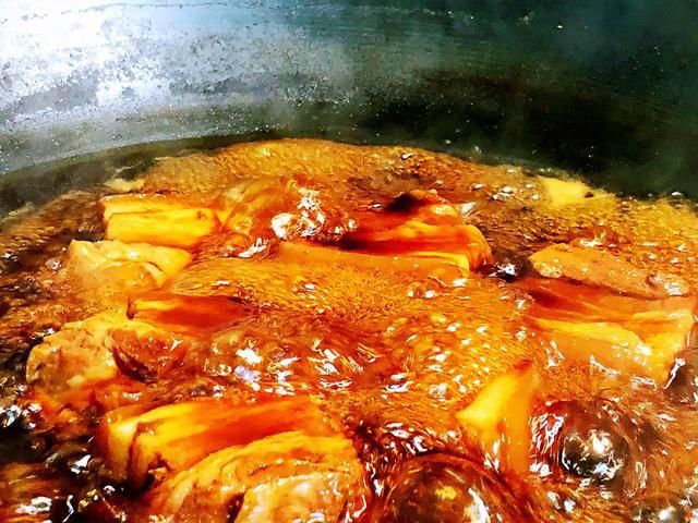  香甜|大厨教做苏式红烧肉，记住这“3招”，出锅后入口即化，软糯香甜