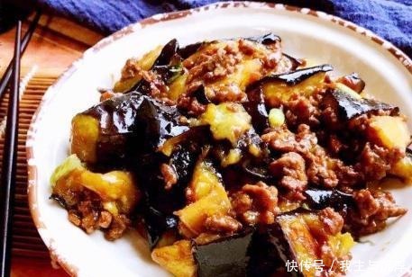 茄子|东北烧茄子地道做法,掌握1点技巧,不费油还省时,茄子香软清爽