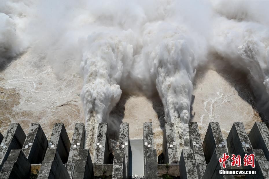 据长江水文网实时水|三峡大坝开启泄洪深孔泄洪