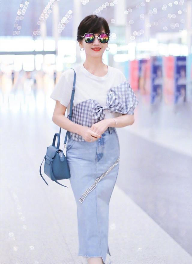  T恤|女人50岁以后，尽量少穿T恤，学赵雅芝这样穿，时髦还减龄