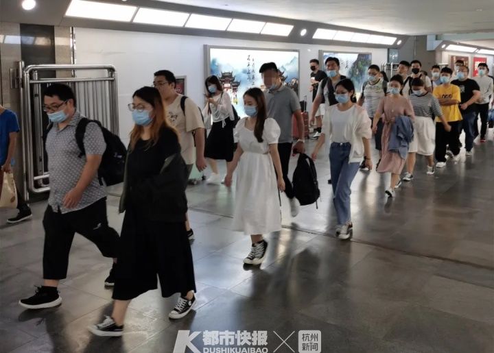 软件|交友软件网恋帅气多金单身男子，舟山一女子轰轰烈烈谈了4天恋爱，被骗走22余万元