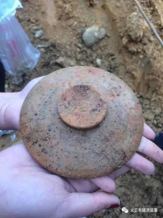 南充|南充地区一座古墓，出土了这些文物